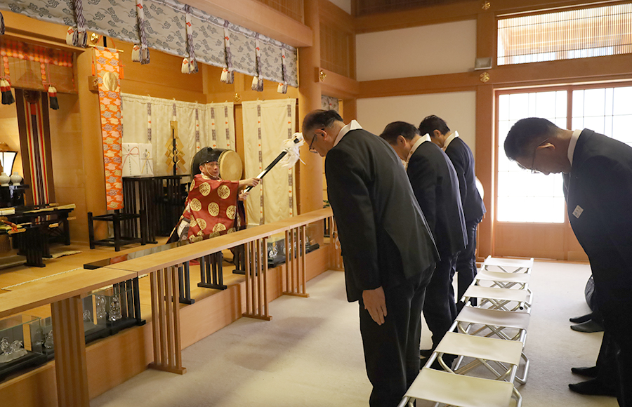 【山梨県】新入学児童に配布のファイルに安全祈願・UTY交通安全キャンペーン