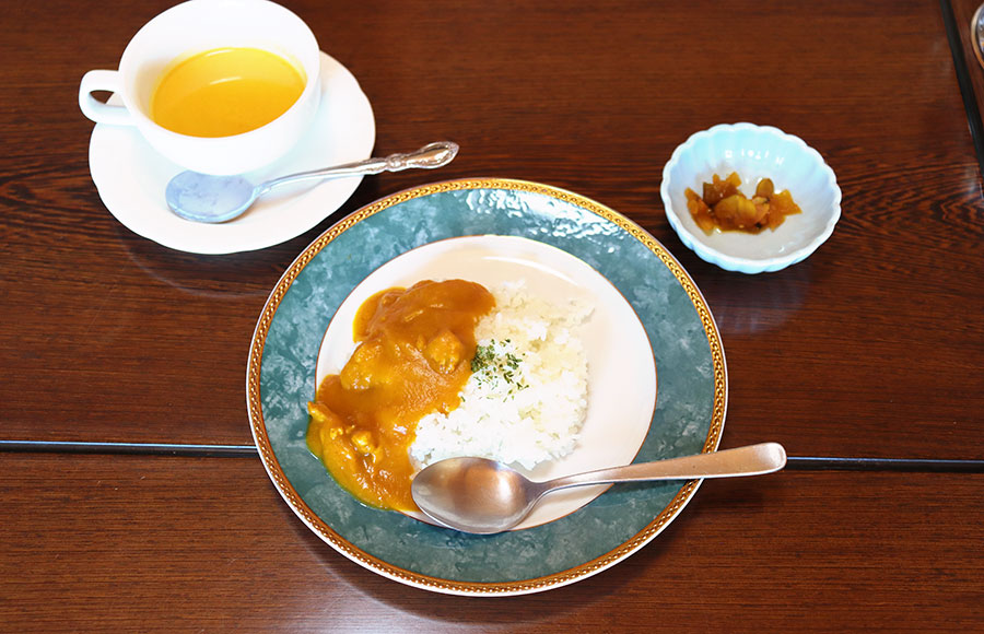 【山梨県】異業種のコラボでカレー開発　空中栽培のかぼちゃ使用